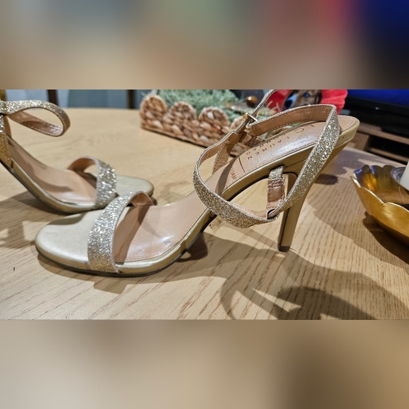 LC Lauren Conrad Hazelnuts Gold Shimmer Double Strap Stiletto Heels. Size - Picture 9 of 15